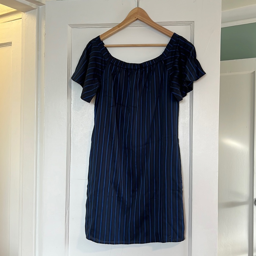Off the shoulder blue striped dress, BananaRepublic, flutter sleeve, size small